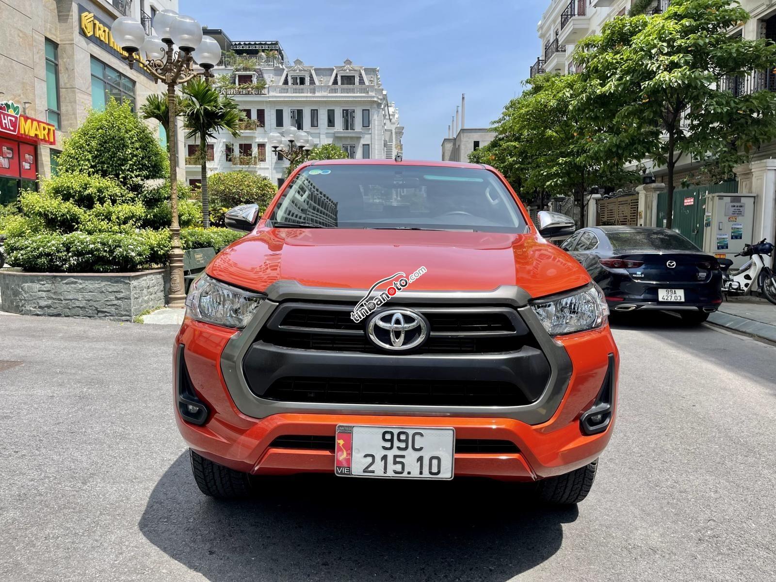 ban oto Nhap khau Toyota Hilux  2021