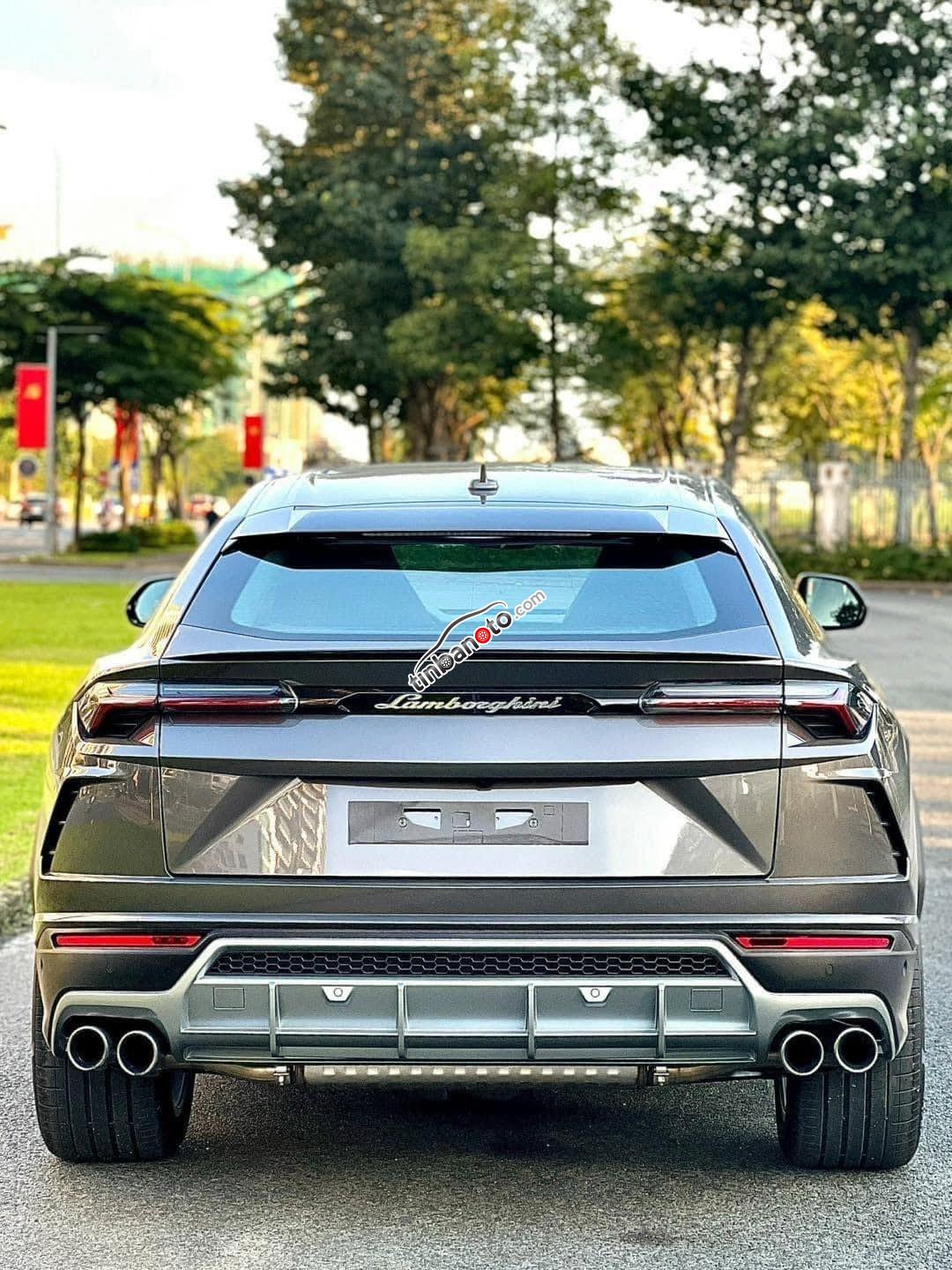 ban oto  Lamborghini Urus  2023