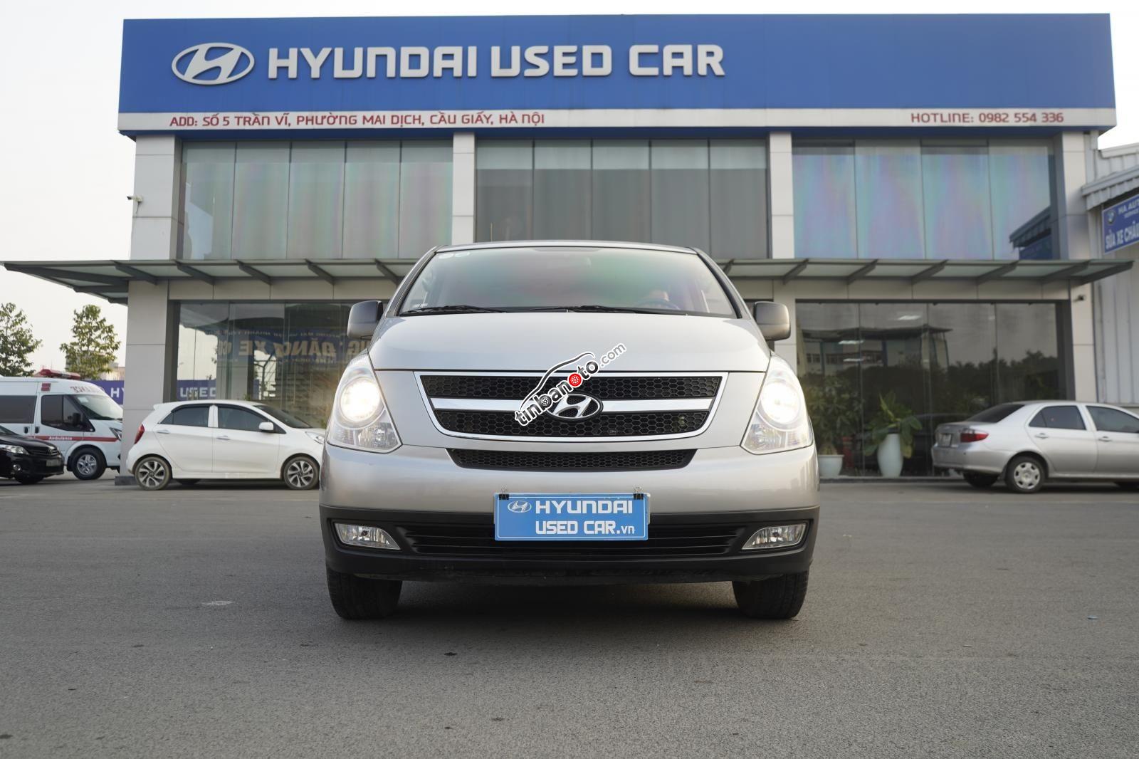 ban oto Nhap khau Hyundai Grand Starex  2015