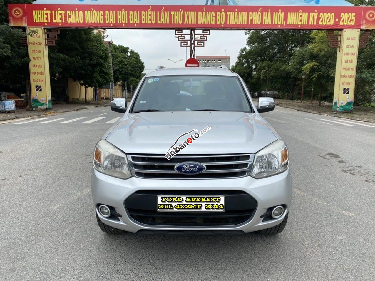 ban oto Lap rap trong nuoc Ford Everest  2014