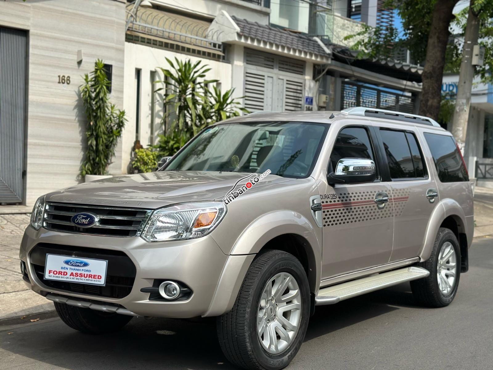ban oto Lap rap trong nuoc Ford Everest  2014